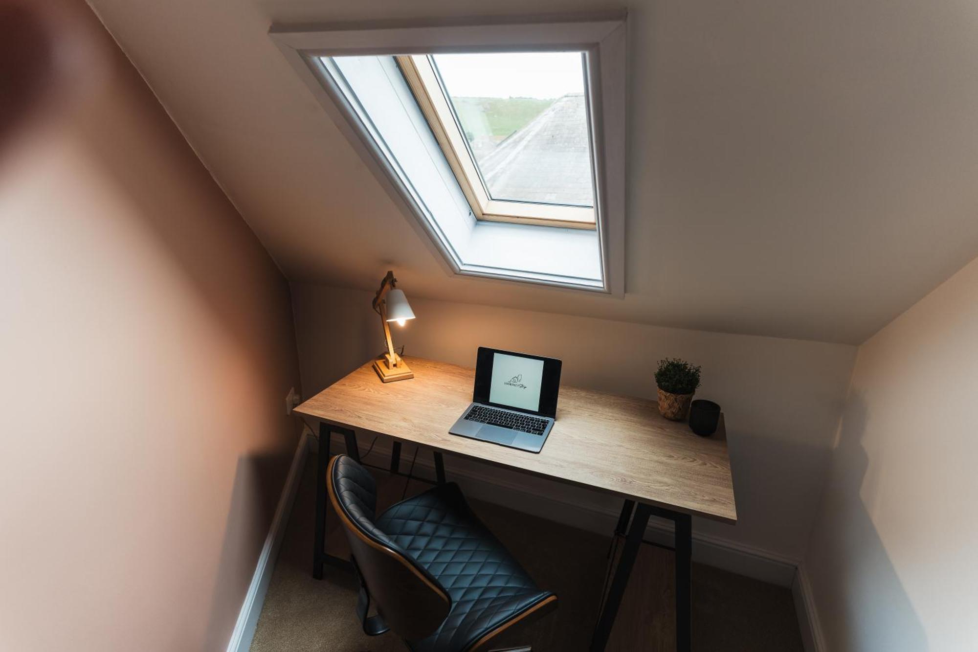 Feature Stone, Stunning Apartment, 2 X King Beds And Single, Sleeps 5 Castle Cary Buitenkant foto