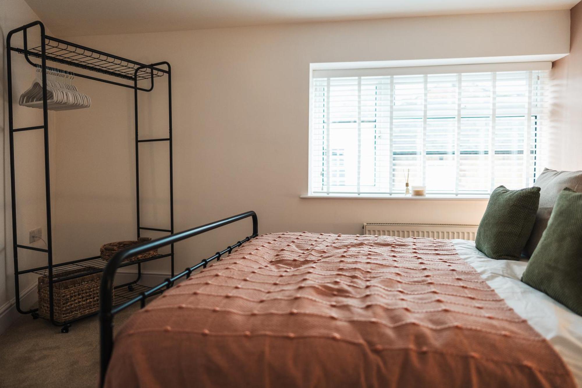 Feature Stone, Stunning Apartment, 2 X King Beds And Single, Sleeps 5 Castle Cary Buitenkant foto