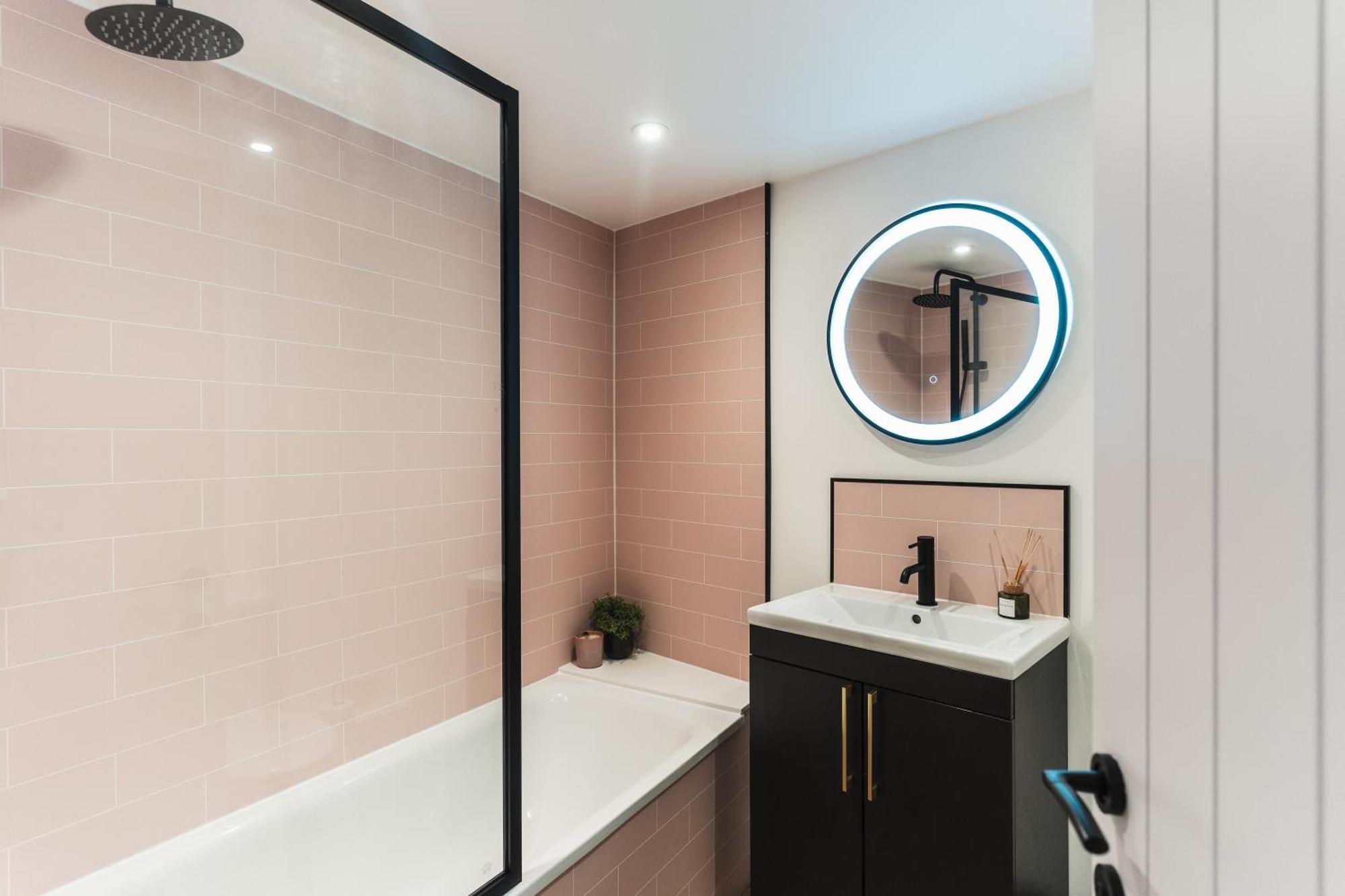 Feature Stone, Stunning Apartment, 2 X King Beds And Single, Sleeps 5 Castle Cary Buitenkant foto